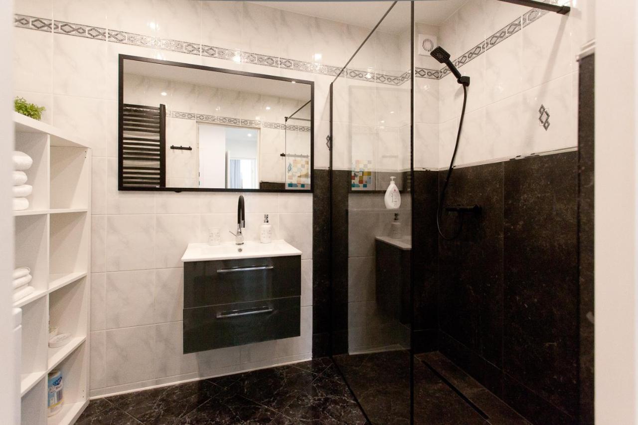 Uroczy Rzeczna Apartament *